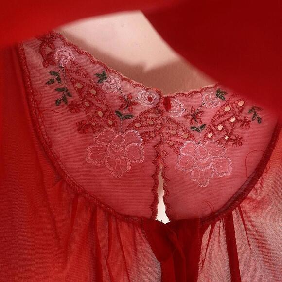 Kelly Reed Nylon Vintage Pajama Lounge Top Blouse Red Embroidered Large - Picture 12 of 12